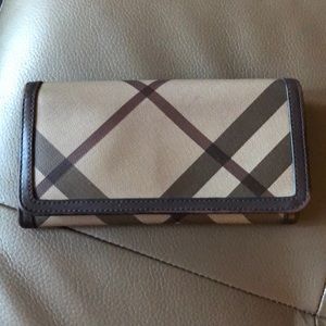 Burberry wallet